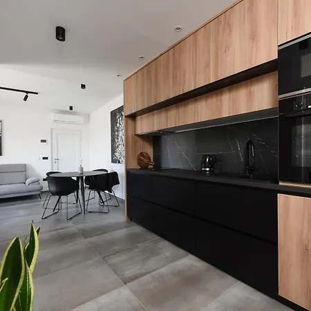 Luxury N Apartment